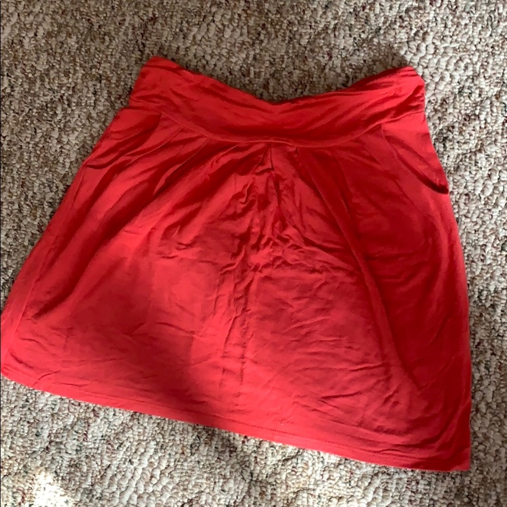 Pink skirt with pockets
